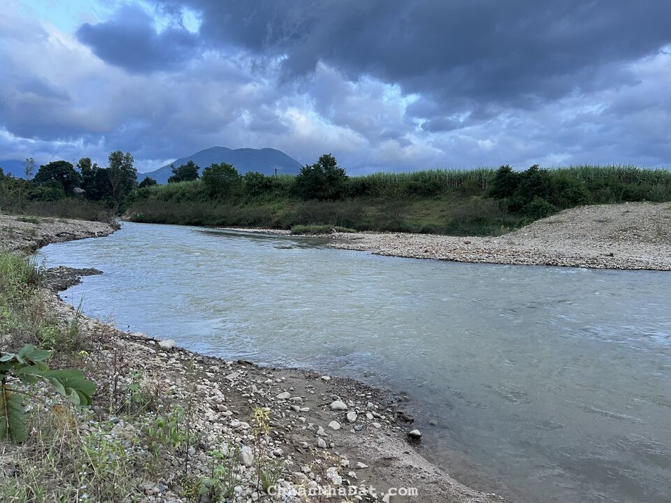 Chỉ 250 triệu sợ hữu mảnh vườn 500m2 trước đường ô tô sau là sông Chò