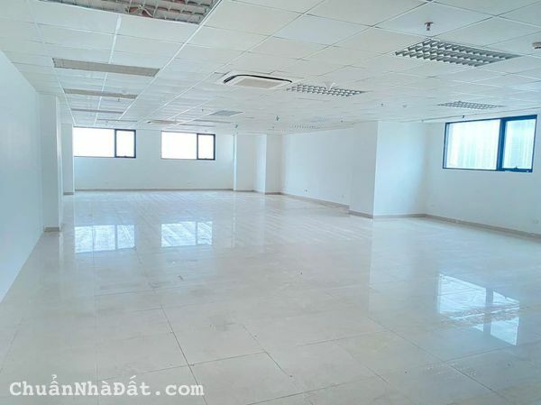 Chính chủ cho thuê văn phòng cực đẹp tại phố Thái Hà, Đống Đa siêu rẻ 20tr