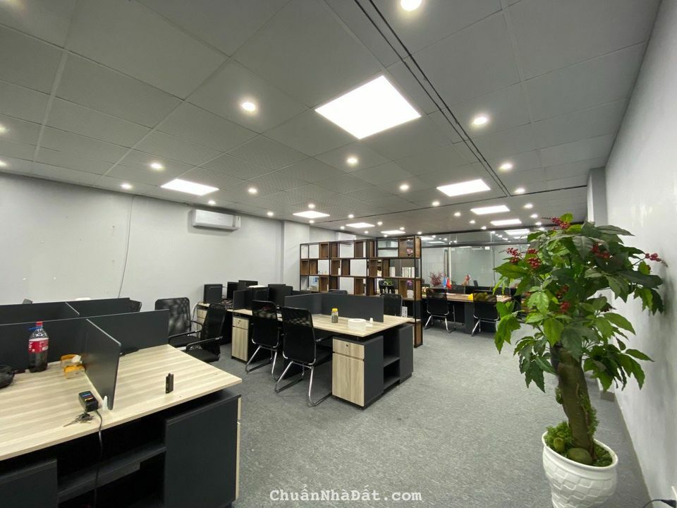 Chính chủ cho thuê văn phòng, MBKD tại Hoàng Đạo Thúy, tòa mới, thiết kế thông sàn 200m2 chỉ 40tr