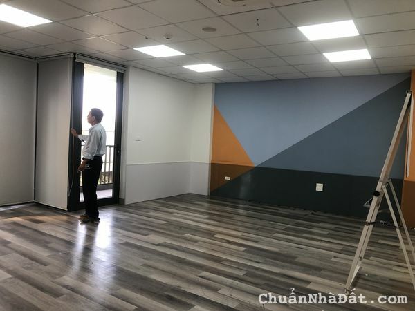 Chính chủ cần cho thuê văn phòng tại Hoàng Quốc Việt 140m2 chỉ 30tr