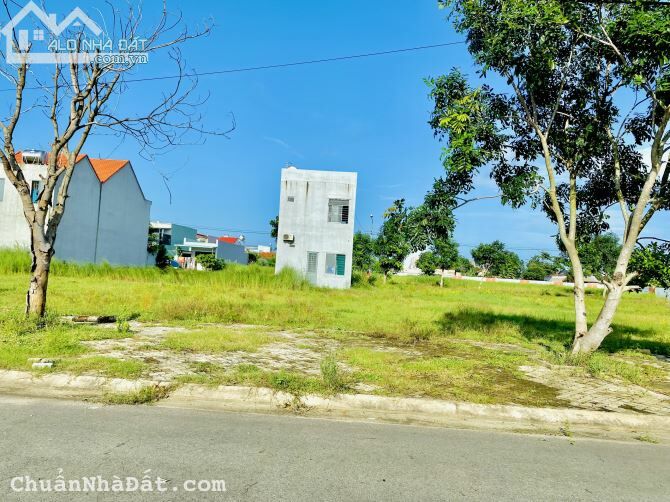 Bán lô Đất cạnh Khu công nghiệp Tam Thăng mở rông - Tam Kỳ, chỉ 1Ty - đường 9m5 rộng rãi Bán lô Đất cạnh Khu công nghiệp Tam Thăng mở rông - Tam Kỳ, chỉ 1Ty - đường 9m5 rộng rãi