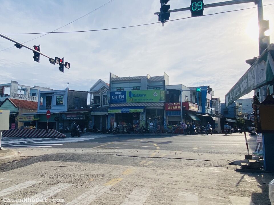 Bán gấp lô đất 100m2 - mặt tiền kinh doanh Quốc lộ 1A - Đối diện chợ - chỉ 1tỷ (thương lượng) Bán gấp lô đất 100m2 - mặt tiền kinh doanh Quốc lộ 1A - Đối diện chợ - chỉ 1tỷ (thương lượng)