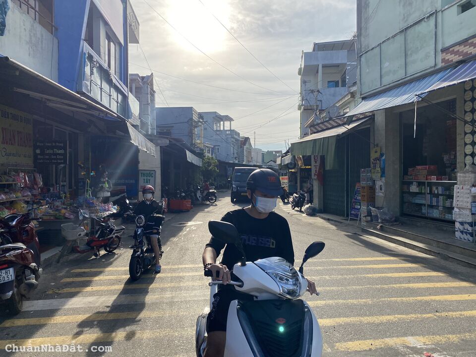 Bán gấp lô đất 100m2 - mặt tiền kinh doanh Quốc lộ 1A - Đối diện chợ - chỉ 1tỷ (thương lượng) Bán gấp lô đất 100m2 - mặt tiền kinh doanh Quốc lộ 1A - Đối diện chợ - chỉ 1tỷ (thương lượng)