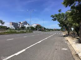 Bán Nhanh Lô Đất Đối Diện Chợ - Gần KCN Tam Thăng - Giá 960Triệu - Sổ sẵn công chứng ngay Bán Nhanh Lô Đất Đối Diện Chợ - Gần KCN Tam Thăng - Giá 960Triệu - Sổ sẵn công chứng ngay