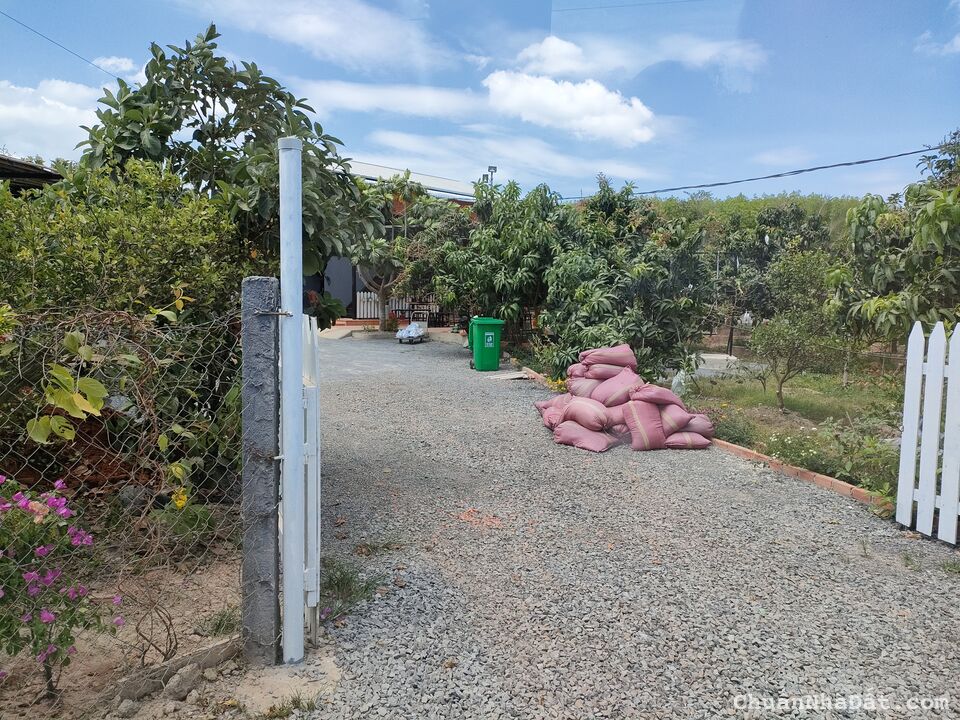 NGỘP Bán nhanh lô đất gần sông La Ngà, KCN Định Quán, sổ sẵn sang tên ngay, đường ô tô