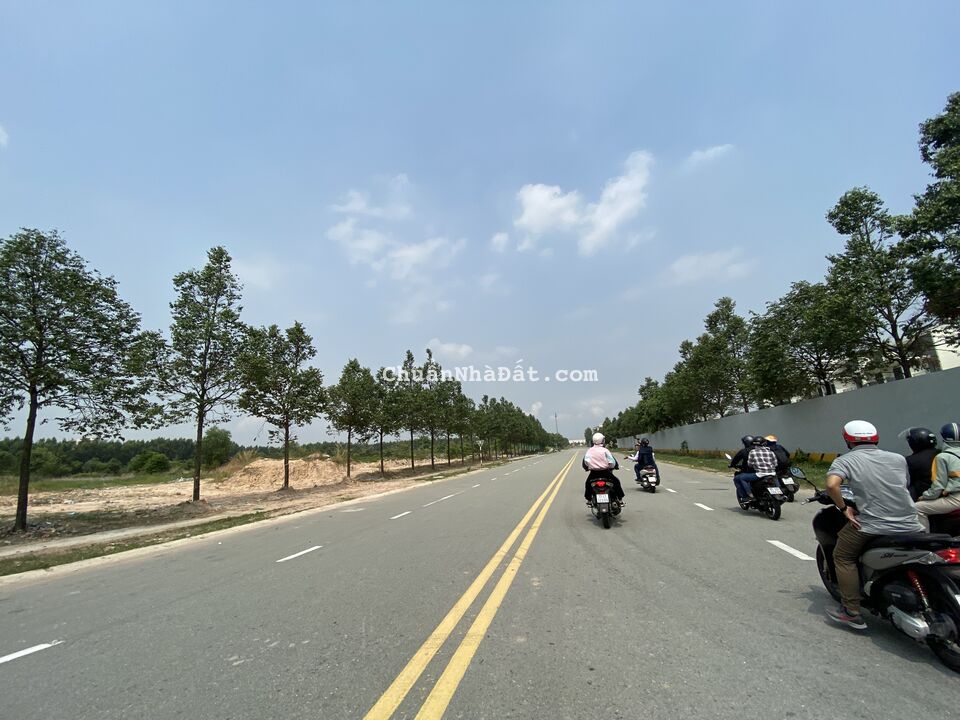 Chính chủ bán nhanh lô đất thổ cư gần Quốc lộ 14, KCN Đồng Phú, sổ hồng riêng, đường ô tô