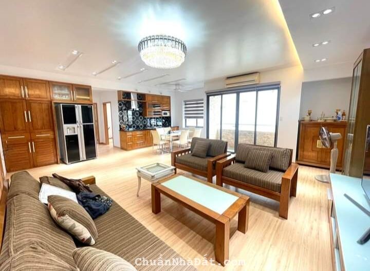 Chung cư CTM Cầu Giấy 96m giá 5.5 tỷ, căn góc, tầng trung, full nội thất, slot ô tô