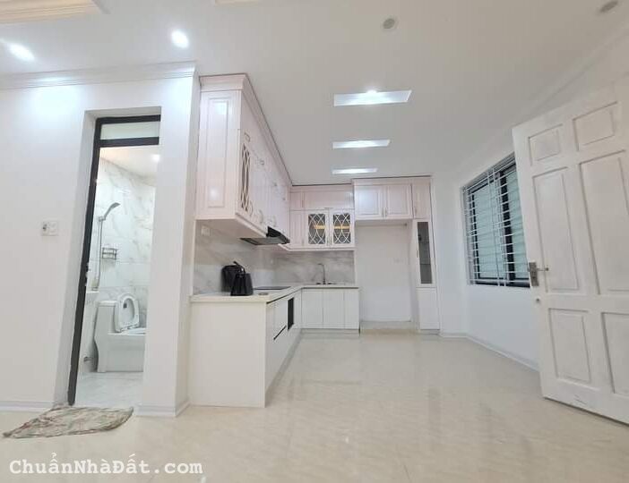 Chung cư Trần Quý Kiên Cầu Giấy, tầng trung, lô góc, nhà đẹp 80m nhỉnh 3 tỷ