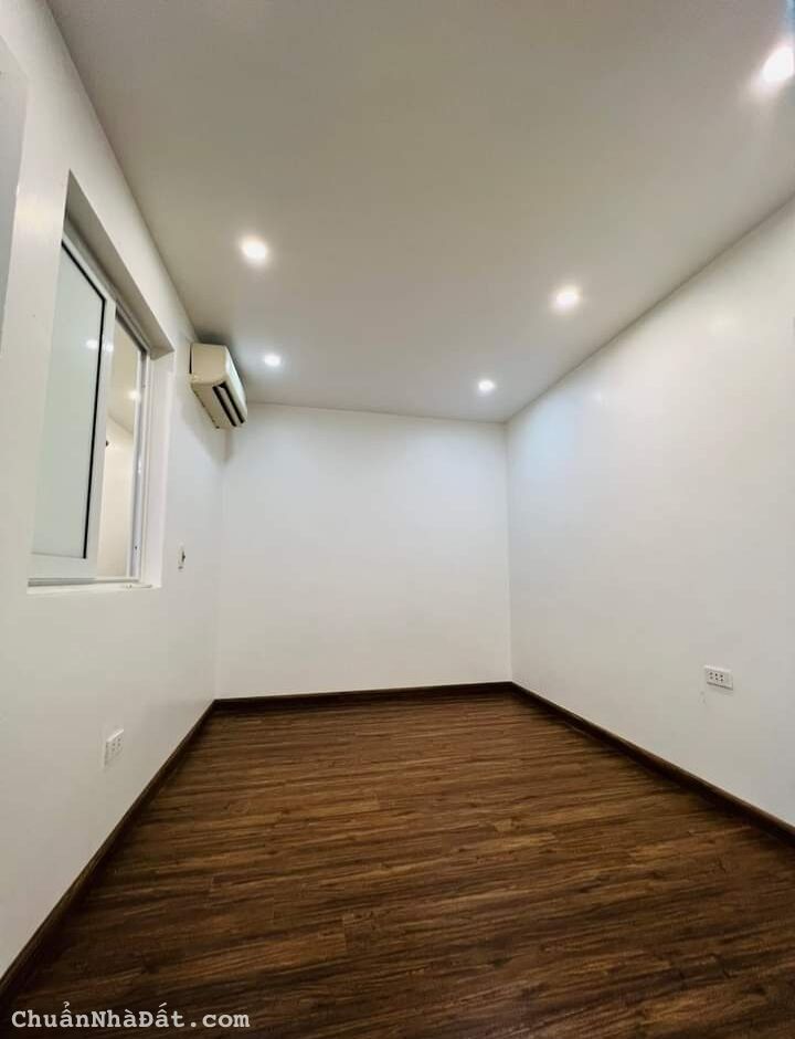 Bán tập thể Đồng Xa Mai Dịch Cầu Giấy DTSD 78m giá 2.75 tỷ, nhà đẹp, lô góc, ngõ ô tô