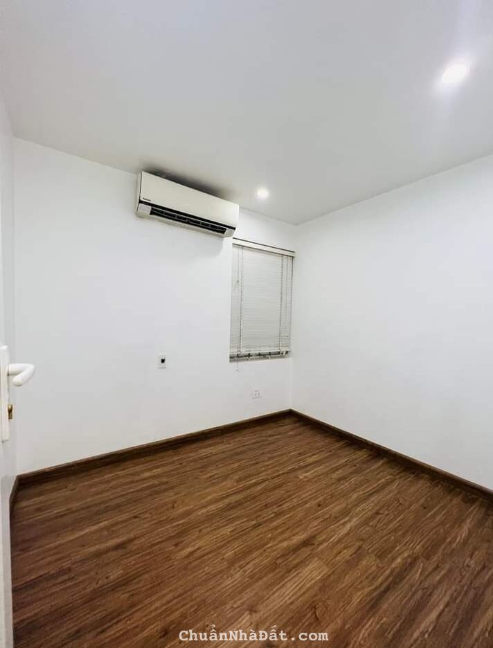 Bán tập thể Đồng Xa Mai Dịch Cầu Giấy DTSD 78m giá 2.75 tỷ, nhà đẹp, lô góc, ngõ ô tô