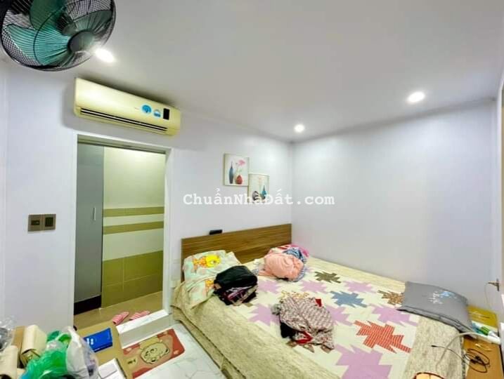 Bán nhà tập thể Đồng Xa Mai Dịch DTSD 100m giá 4.3 tỷ, 2 mặt ngõ, ô tô, kinh doanh