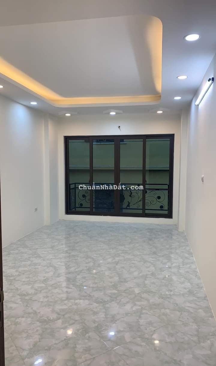 Bán nhà Cầu Giấy phố Nghĩa Tân 28m x 6T giá 7.5 tỷ, xây mới, ô tô, ngõ thông Bán nhà Cầu Giấy phố Nghĩa Tân 28m x 6T giá 7.5 tỷ, xây mới, ô tô, ngõ thông