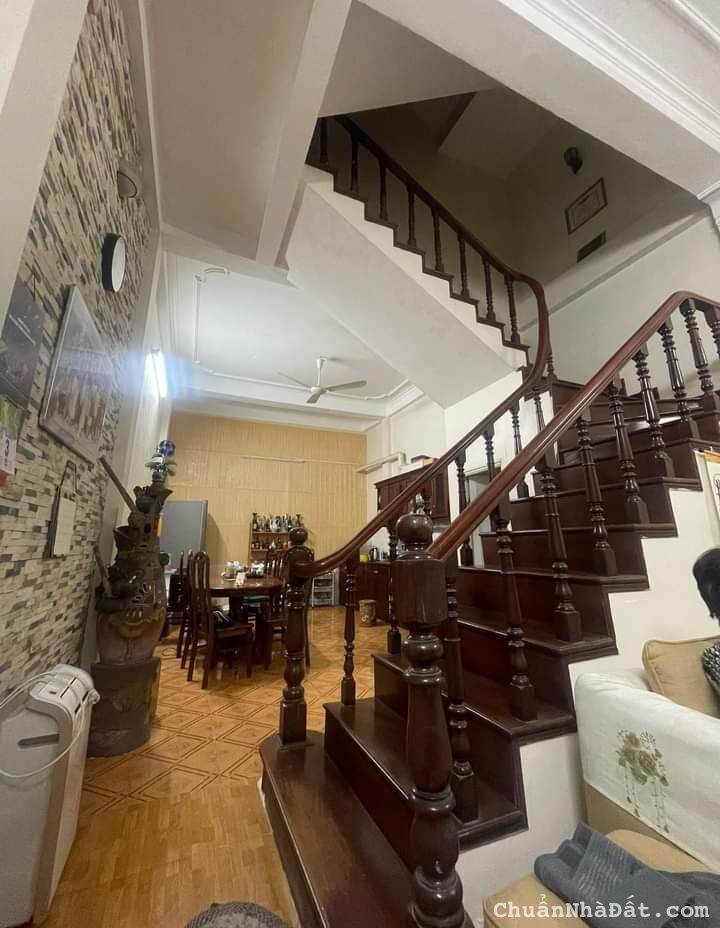 Bán nhà riêng Hoa Bằng Cầu Giấy 50m x 4T giá 6.9 tỷ, nhà dân xây 2 thoáng