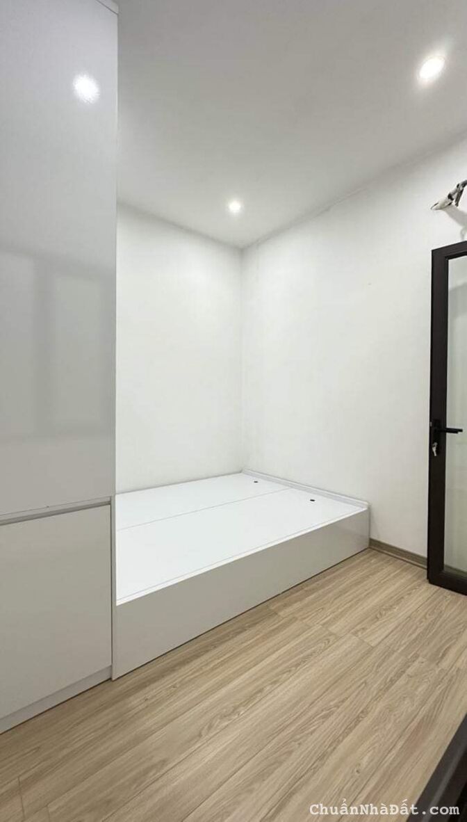 Bán tập thể Sư Phạm Trần Quốc Hoàn Cầu Giấy DTSD 60M giá 2.5 tỷ, full nội thất