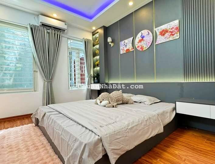Nhà đẹp ở ngay Trần Thái Tông Cầu Giấy 34m x 5T, full nội thất Nhà đẹp ở ngay Trần Thái Tông Cầu Giấy 34m x 5T, full nội thất
