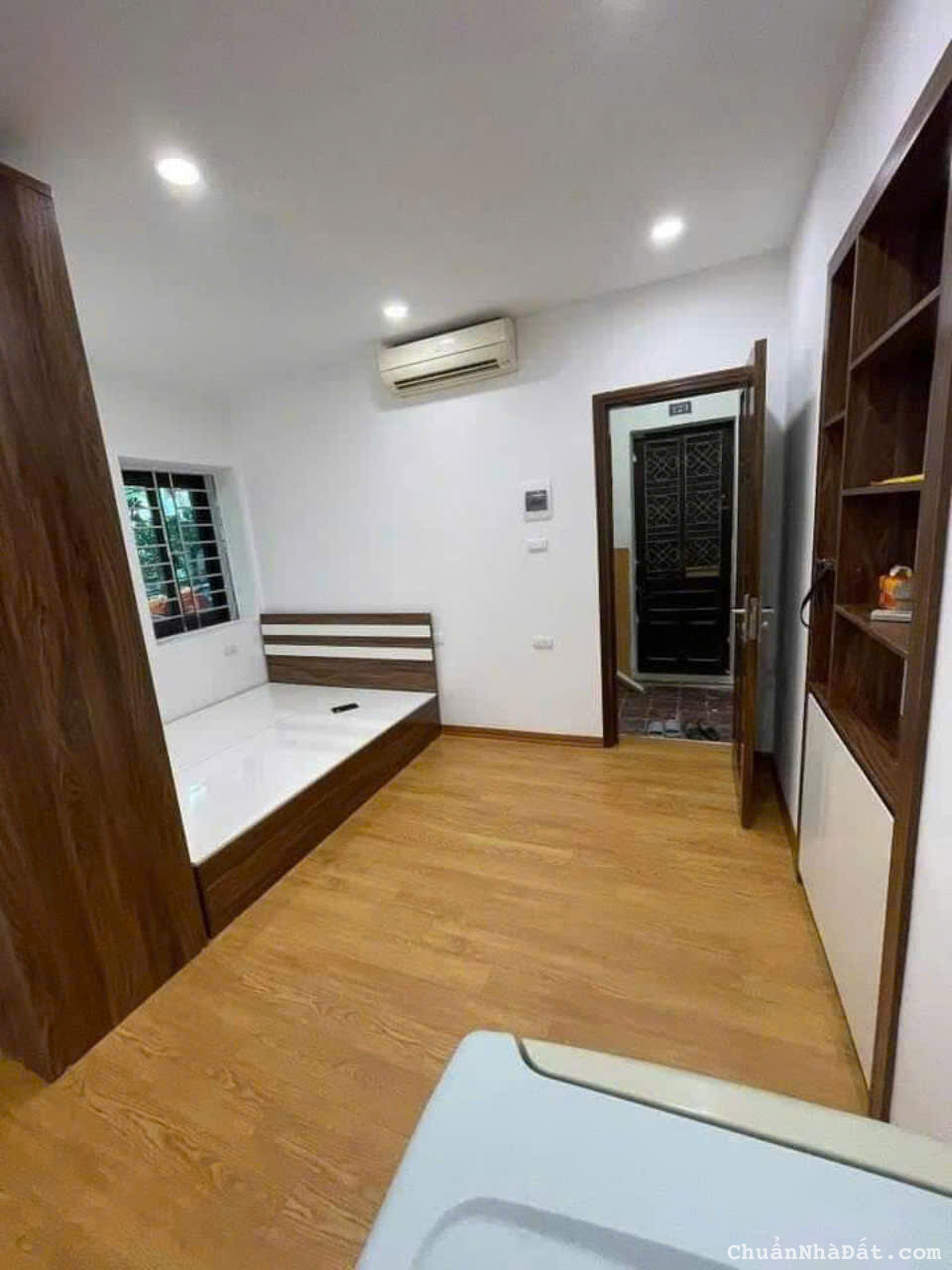 Cần bán căn hộ tập thể phố Vĩnh Hồ, Đống Đa DTSD 28m, tầng thấp giá 1.65 tỷ Cần bán căn hộ tập thể phố Vĩnh Hồ, Đống Đa DTSD 28m, tầng thấp giá 1.65 tỷ