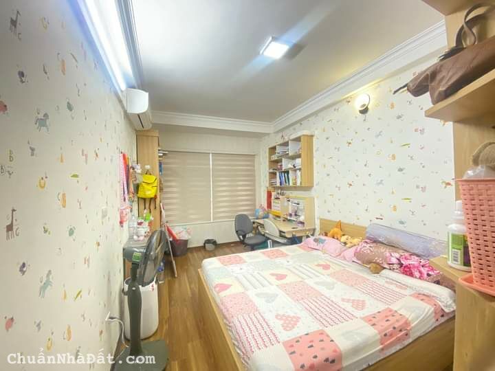 Nhà đẹp 5 tầng, 2 thoáng,  ở ngay Yên Hòa Cầu Giấy, full nội thất, 10m ô tô 4.85 tỷ