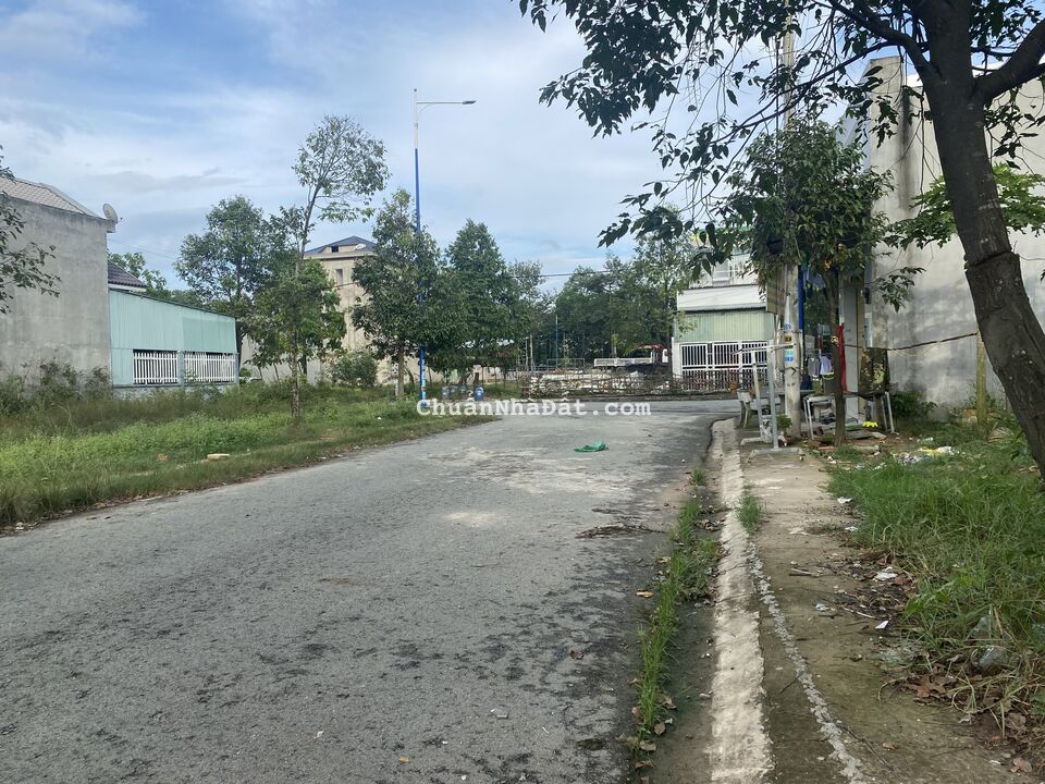 chính chủ bán 100m2 mặt tiền đường nhựa , sát mỹ phước tân vạn và khu đô thị mỹ phước 3