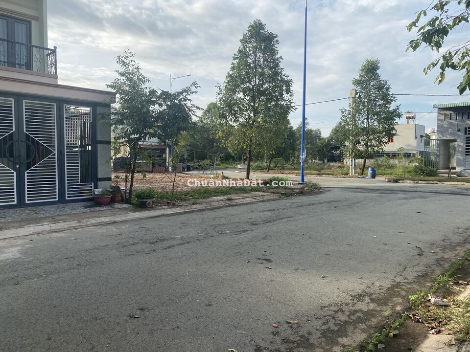 chính chủ bán lô đất mặt tiền rất rộng 6,5m , xây nhà thì rất đẹp, đất nằm trong Mỹ Phước 3 chính chủ bán lô đất mặt tiền rất rộng 6,5m , xây nhà thì rất đẹp, đất nằm trong Mỹ Phước 3