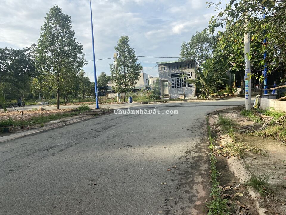 chính chủ bán lô đất mặt tiền rất rộng 6,5m , xây nhà thì rất đẹp, đất nằm trong Mỹ Phước 3 chính chủ bán lô đất mặt tiền rất rộng 6,5m , xây nhà thì rất đẹp, đất nằm trong Mỹ Phước 3