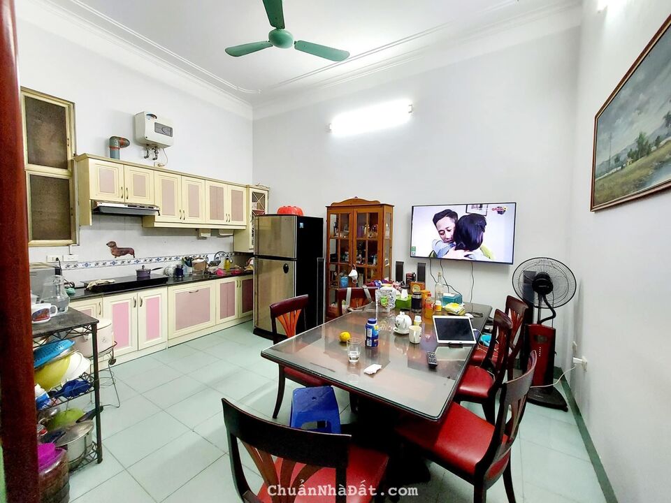 Bán nhà Trung Kính Ngõ Thông Kinh Doanh Gần Hồ giá 7.5 tỉ TL