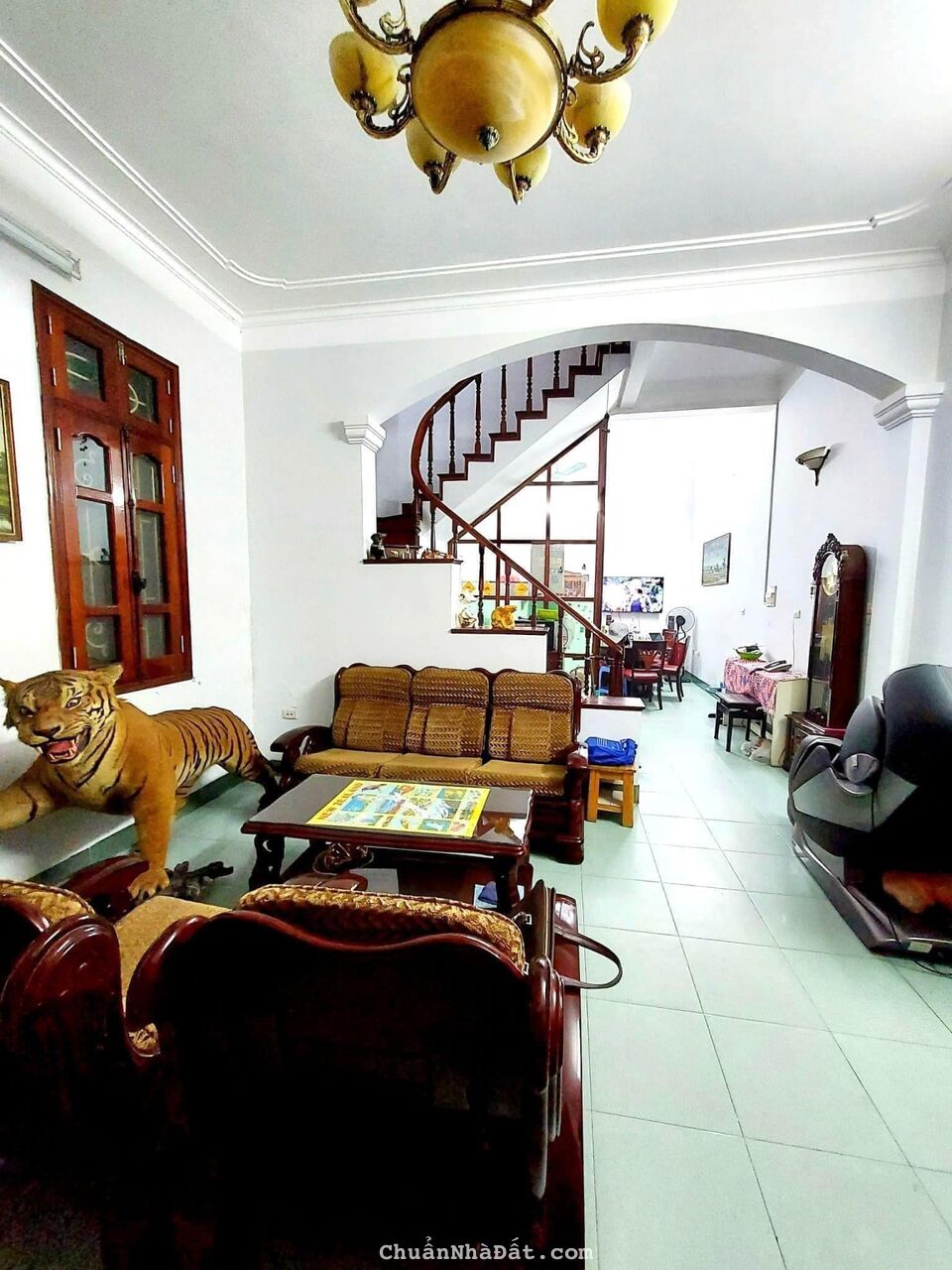 Bán nhà Trung Kính Ngõ Thông Kinh Doanh Gần Hồ giá 7.5 tỉ TL