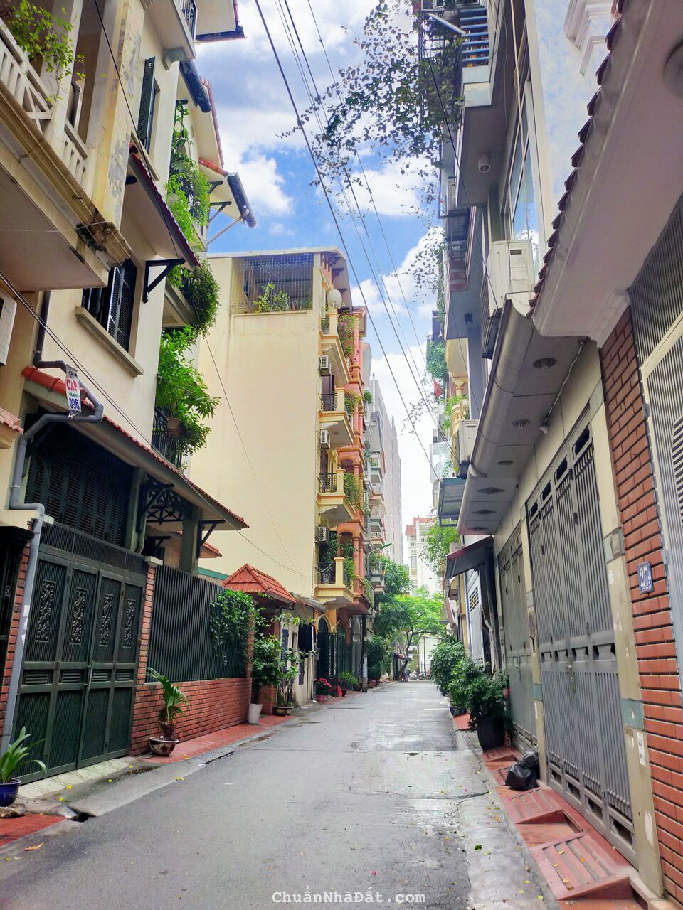 Bán nhà riêng phố Trần Quốc Hoàn 51m2 5 tầng phân lô kinh doanh, ô tô tránh giá hơn 10 tỷ TL