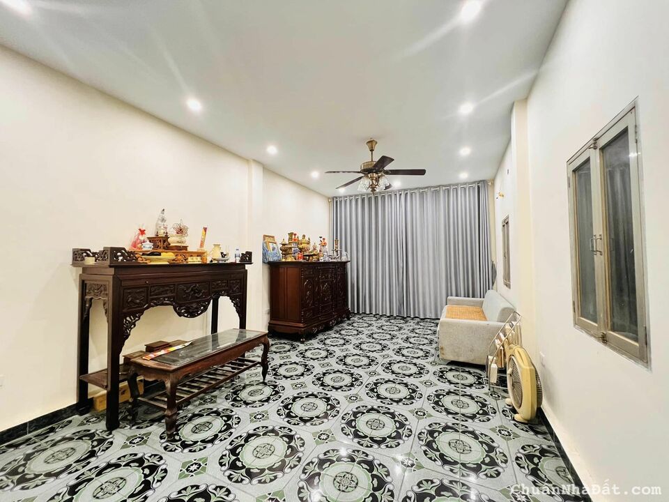 Bán nhà mặt phố quận Hai Bà Trưng, khu VIP. 100m2 gara ô tô. Giá 13.5 tỷ