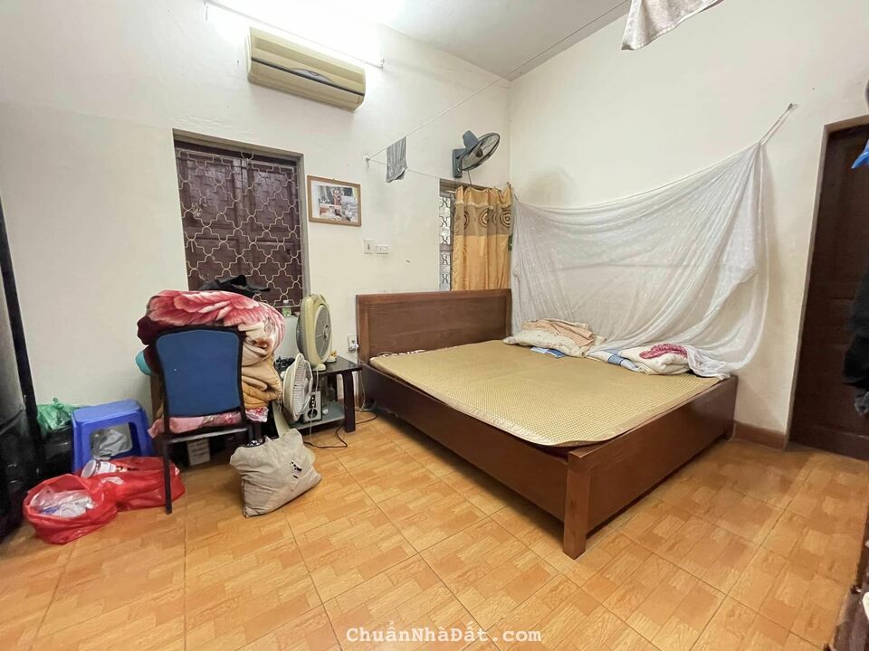 Bán nhà hơn 15 năm chưa sửa. Ồn ào phức tạp. 4.5 tỷ