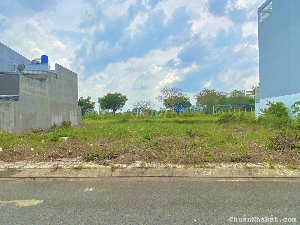 Chỉ với 760TR sở hữu ngay lô đất cách chợ Bình Chánh 5p di chuyển! Chỉ với 760TR sở hữu ngay lô đất cách chợ Bình Chánh 5p di chuyển!