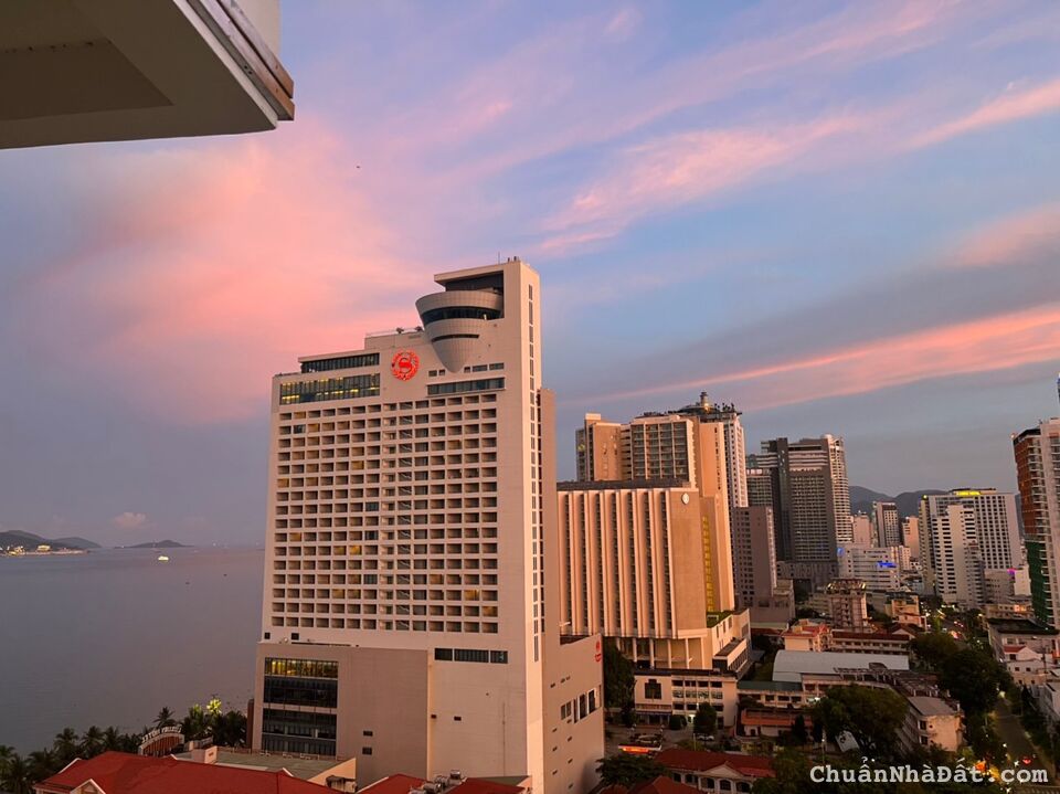 Gia đình cần tiền bán gấp căn hộ Gold Coast Nha Trang view cực đẹp, thương lượng mạnh
