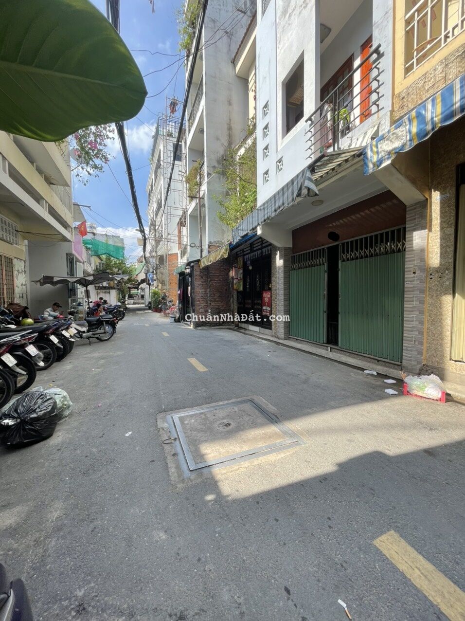 Cho thuê nhà nguyên căn gần đường Trường Sa, P.17, Phú Nhuận