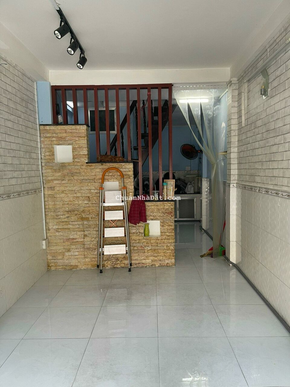 Cho Thuê Nhà Số 22 Đường Cửu Long P15 Q10,Ngang 3.2Mx9M,1 Lầu 2PN 1WC