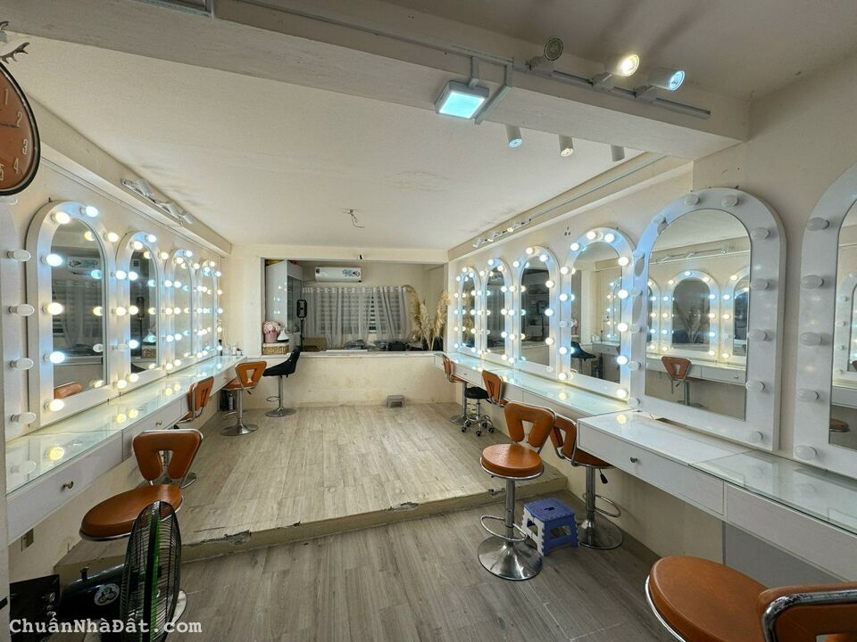 Cần Sang Gấp Nhà Số 128 Huỳnh Văn Bánh P11 Phú Nhuận,Ngang 4Mx10M,1 Trệt 3 Lầu 3PN 2WC