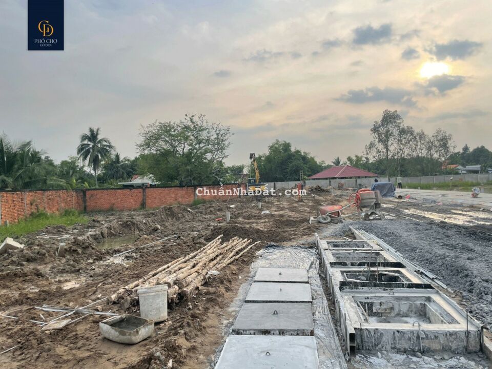 Chuyển nhà, BÁN lô đất cạnh TRƯỜNG HỌC GÒ ĐEN, 900tr. SỔ SẴN Chuyển nhà, BÁN lô đất cạnh TRƯỜNG HỌC GÒ ĐEN, 900tr. SỔ SẴN