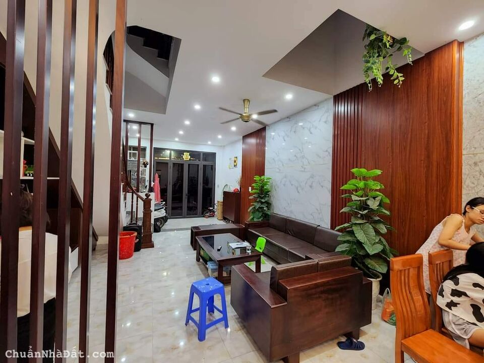 Chính chủ bán gấp nhà phố Kim Ngưu DT 45m2 x 5 tầng