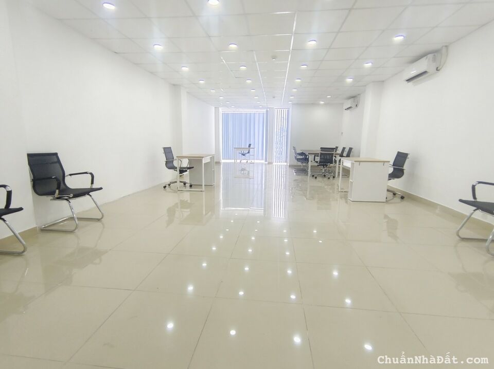 Văn phòng 80m2 view kính đẹp thông thoáng - Nguyễn Xí Q. Bình Thạnh
