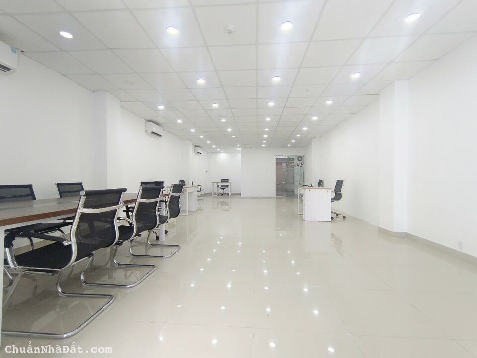 Văn phòng 80m2 view kính đẹp thông thoáng - Nguyễn Xí Q. Bình Thạnh