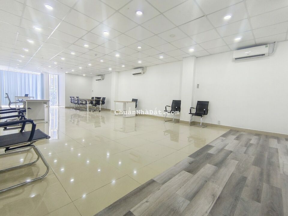 Văn phòng 80m2 view kính đẹp thông thoáng - Nguyễn Xí Q. Bình Thạnh