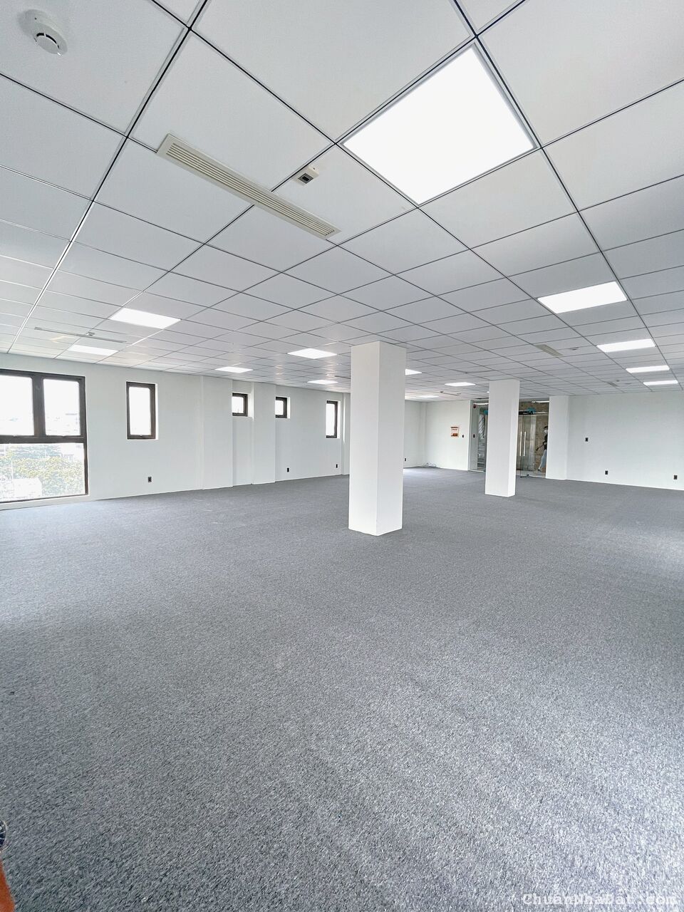 Cho thuê văn phòng đại diện - view đẹp - sang trọng - giá tốt Quận 1