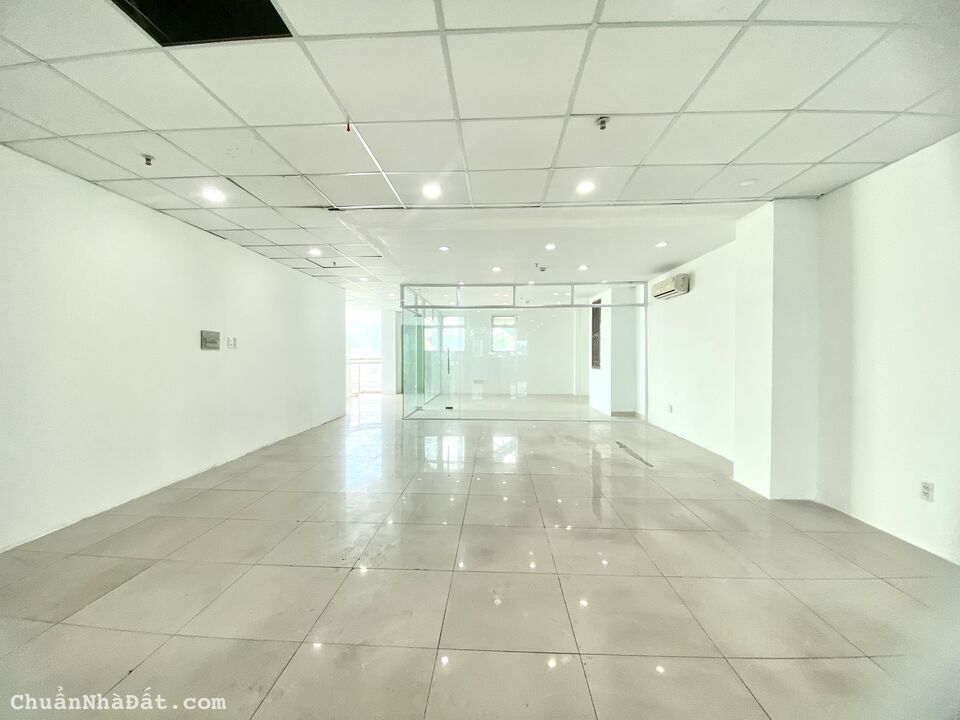 Văn phòng sàn 220m2 đẹp view kính sang trọng đường Hồ Văn Huê - Phú Nhuận