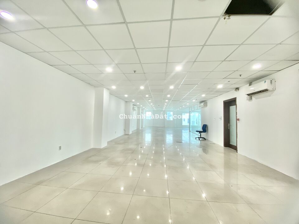 Văn phòng sàn 220m2 đẹp view kính sang trọng đường Hồ Văn Huê - Phú Nhuận