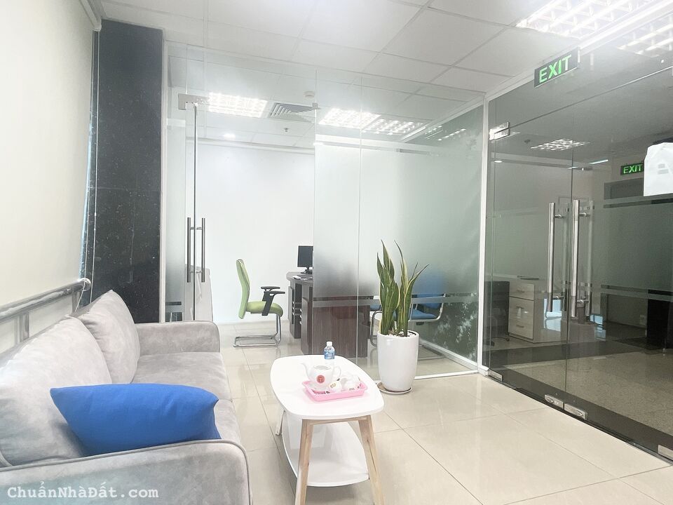 Chính chủ cho thuê sàn VP 90m2 view full kính đường Mai Thị Lựu, Q1