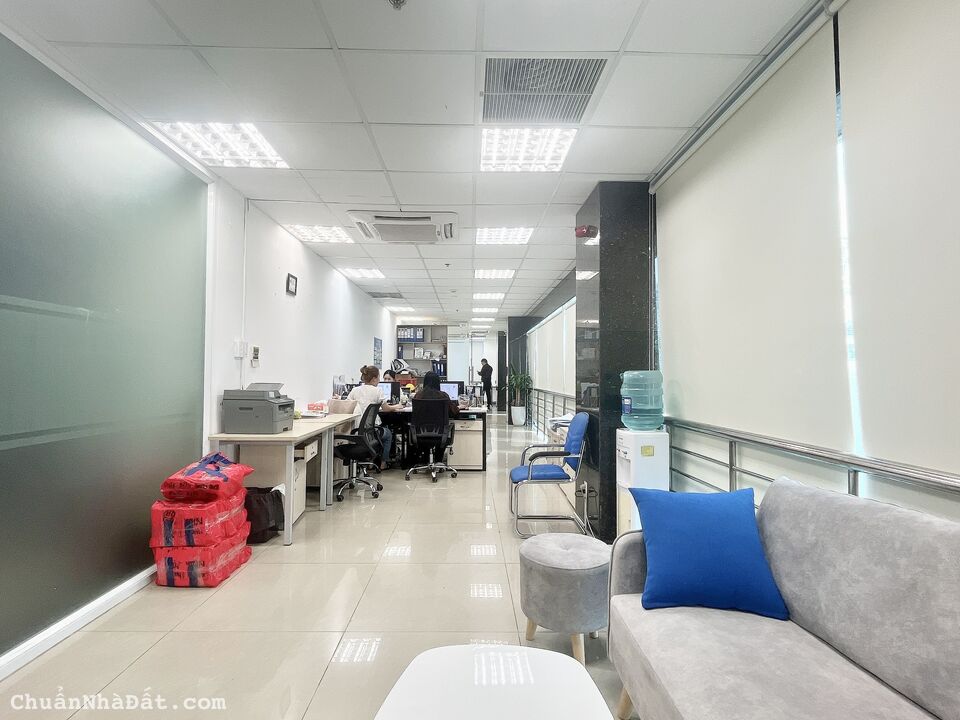 Chính chủ cho thuê sàn VP 90m2 view full kính đường Mai Thị Lựu, Q1