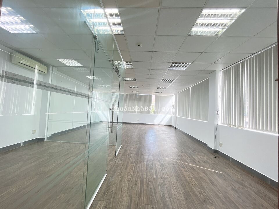 Cho thuê văn phòng sàn 95m2 view full kính Trần Quang Khải, Quận 1