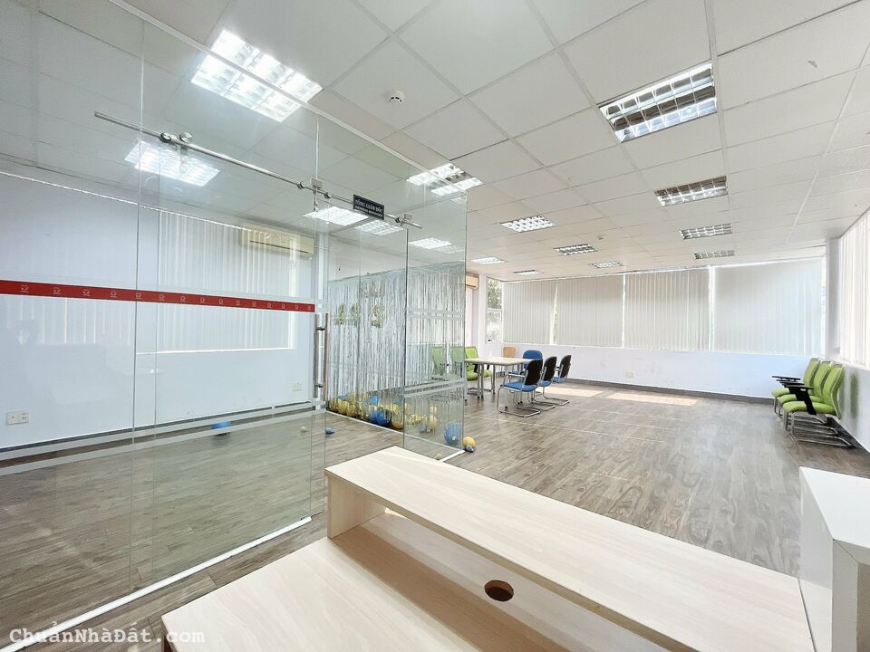 Cho thuê văn phòng sàn 95m2 view full kính Trần Quang Khải, Quận 1