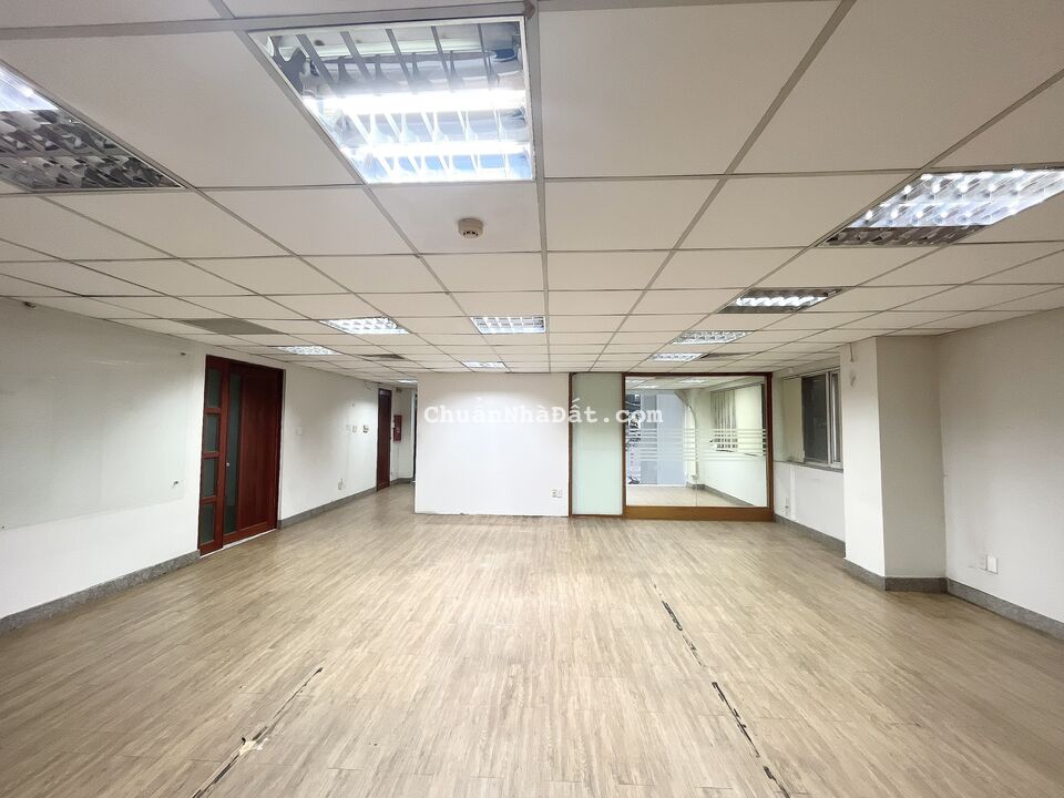 Văn phòng cho thuê 105m2 ngay đối diện Landmark 81 sang trọng đường Điện Biên Phủ, Bình Thạnh