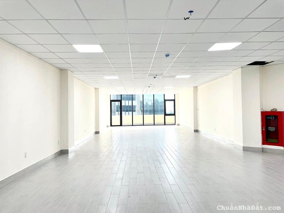 Cần cho thuê gấp sàn văn phòng mới 150m2 giá giảm chỉ 40tr/tháng Đào Duy Anh, Phú Nhuận