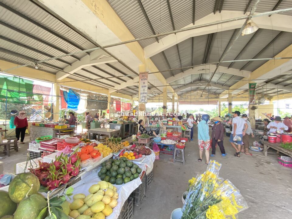 Chính chủ bán lô đất gần Chợ, Đường QH7.5m giá chỉ 800