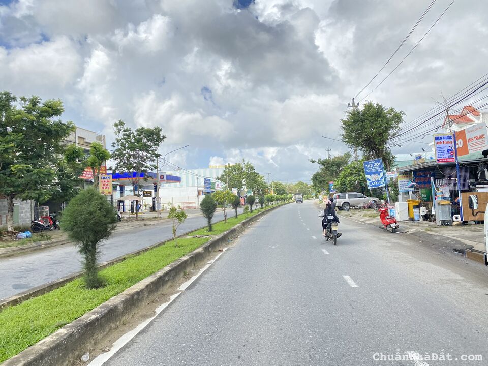 Bán đất gần chợ, gần trạm thị phí giá chỉ 9xx